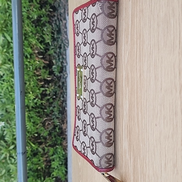Michael Kors Brown Red Signature Canvas Wallet - Picture 6 of 13